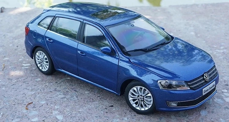 [OEM] 1:18 Volkswagen 2013 Gran Lavida Blue Model Car Die-Cast