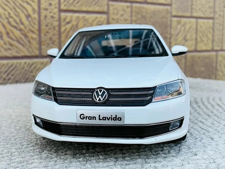 [OEM] 1:18 Volkswagen 2013 Gran Lavida White Model Car Die-Cast