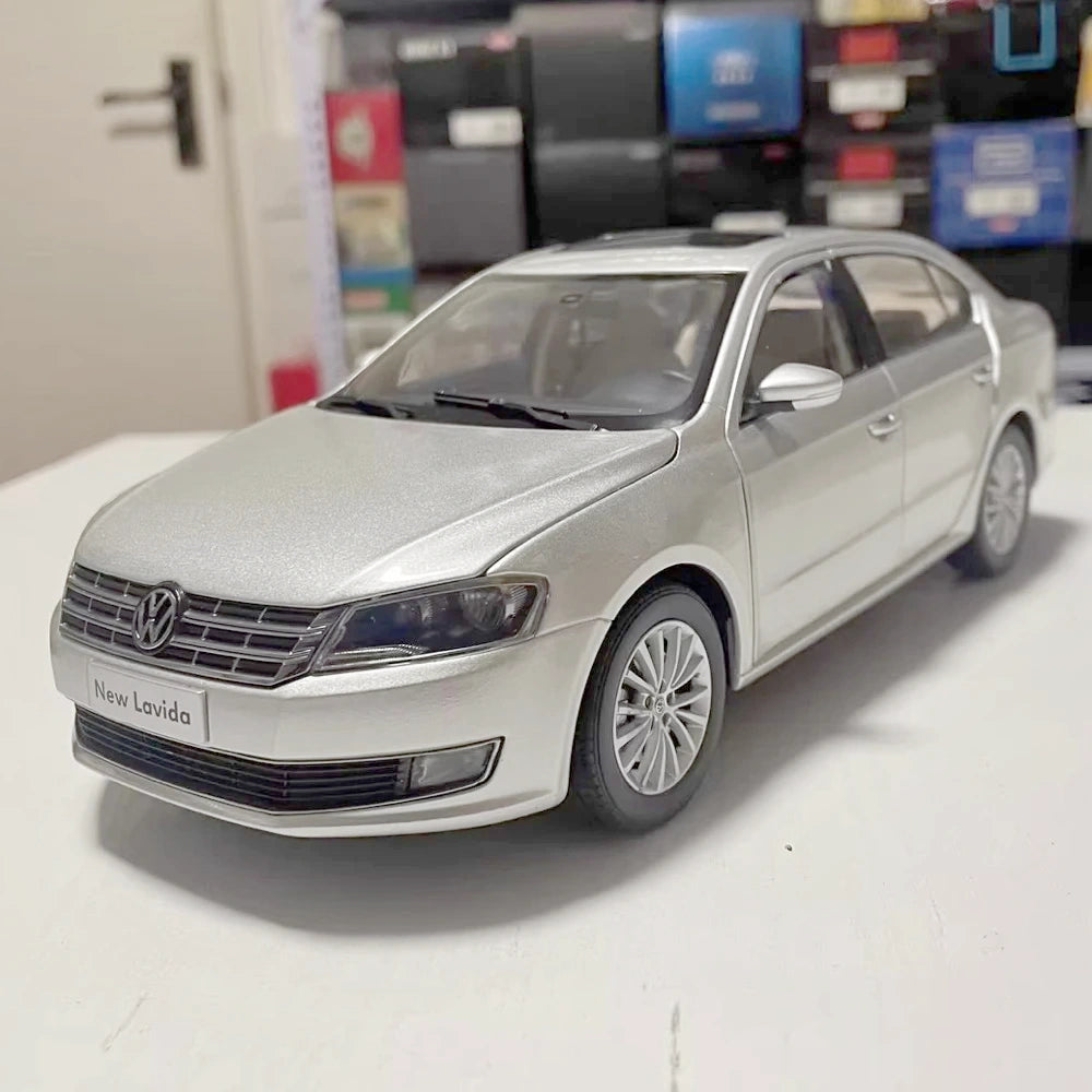 [OEM] 1:18 Volkswagen 2013 Lavida Silver Model Car Die-Cast