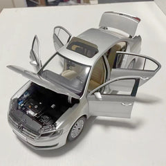[OEM] 1:18 Volkswagen 2013 Lavida Silver Model Car Die-Cast