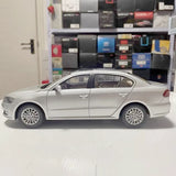 [OEM] 1:18 Volkswagen 2013 Lavida Silver Model Car Die-Cast