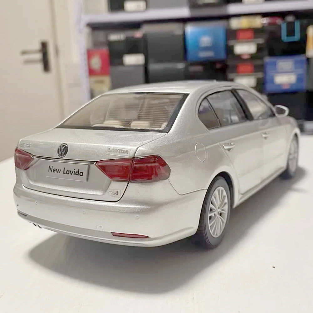 [OEM] 1:18 Volkswagen 2013 Lavida Silver Model Car Die-Cast