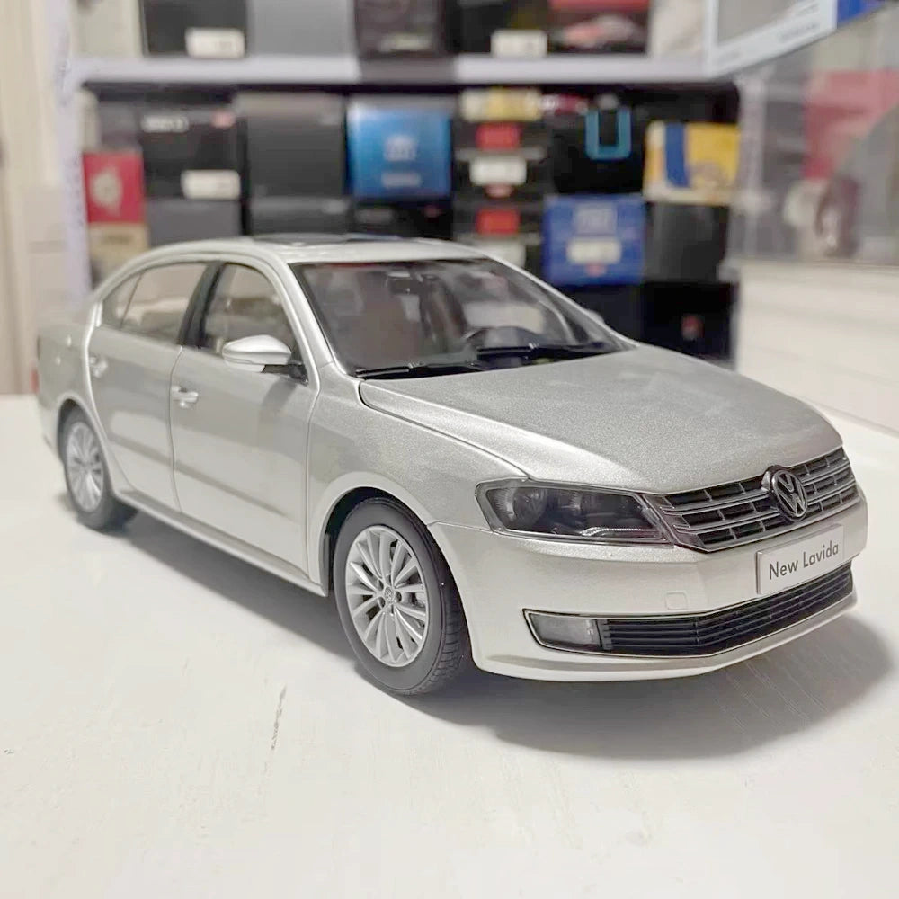 [OEM] 1:18 Volkswagen 2013 Lavida Silver Model Car Die-Cast