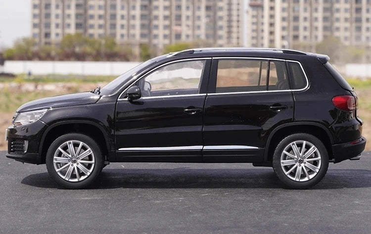 [OEM] 1:18 Volkswagen 2014 Tiguan Black Model Car Die-Cast