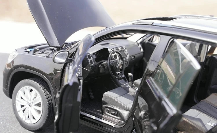 [OEM] 1:18 Volkswagen 2014 Tiguan Black Model Car Die-Cast
