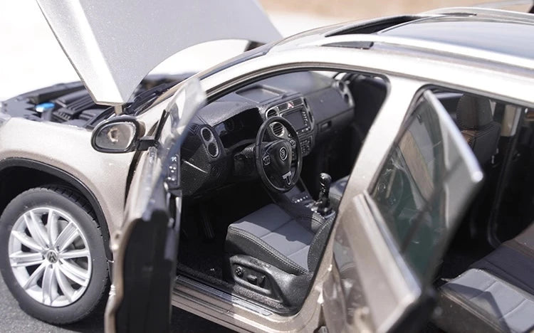 [OEM] 1:18 Volkswagen 2014 Tiguan Gold Model Car Die-Cast