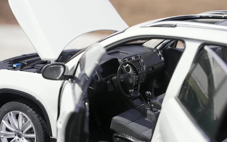 [OEM] 1:18 Volkswagen 2014 Tiguan White Model Car Die-Cast