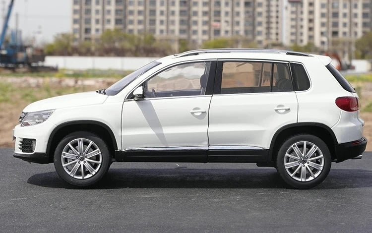 [OEM] 1:18 Volkswagen 2014 Tiguan White Model Car Die-Cast