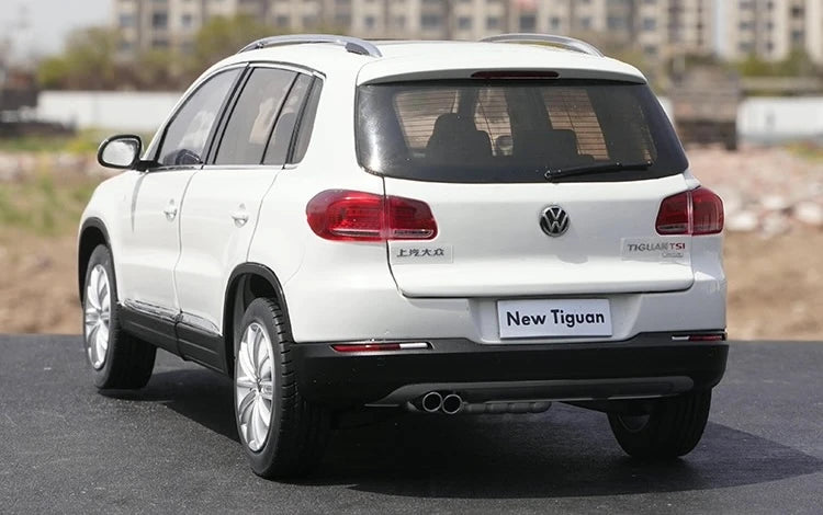 [OEM] 1:18 Volkswagen 2014 Tiguan vit modellbil Die-Cast
