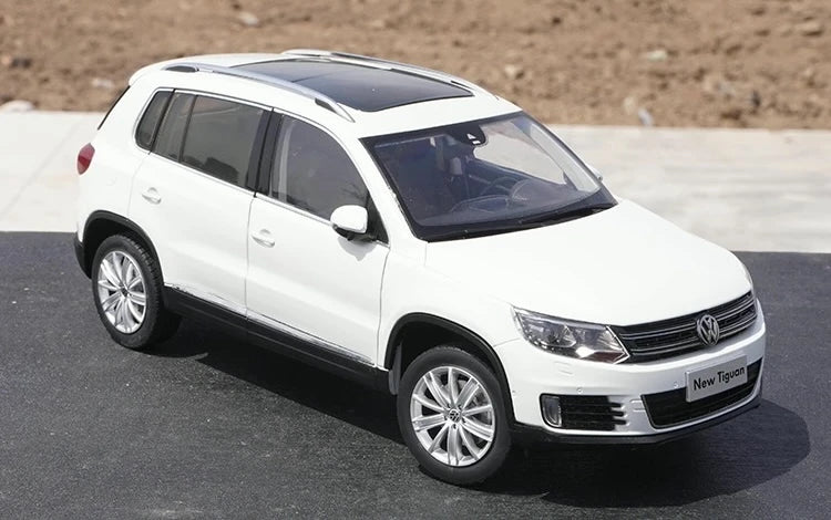 [OEM] 1:18 Volkswagen 2014 Tiguan White Model Car Die-Cast