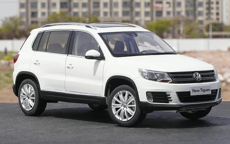 [OEM] 1:18 Volkswagen 2014 Tiguan White Model Car Die-Cast