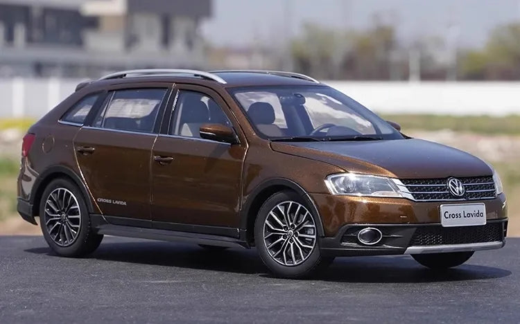 [OEM] 1:18 Volkswagen 2015 Cross Lavida Brown Model Car Die-Cast