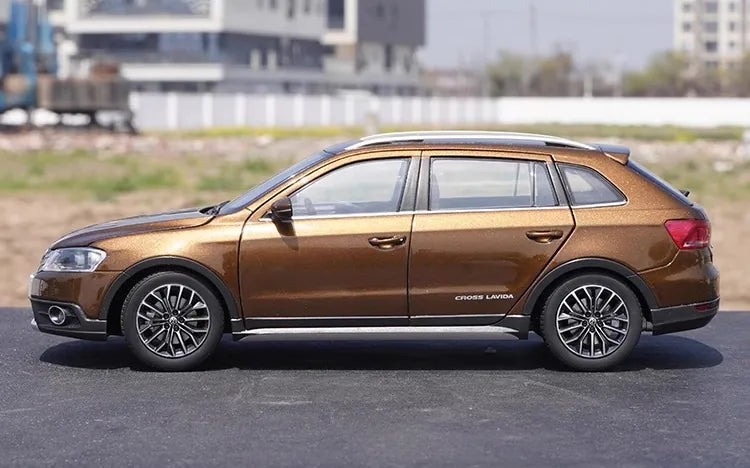 [OEM] 1:18 Volkswagen 2015 Cross Lavida Brown Model Car Die-Cast