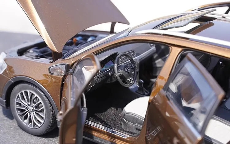 [OEM] 1:18 Volkswagen 2015 Cross Lavida Brown Model Car Die-Cast