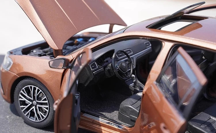 [OEM] 1:18 Volkswagen 2015 Gran Lavida Brown Model Car Die-Cast