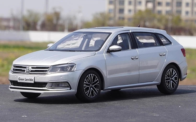 [OEM] 1:18 Volkswagen 2015 Gran Lavida Silver Model Car Die-Cast