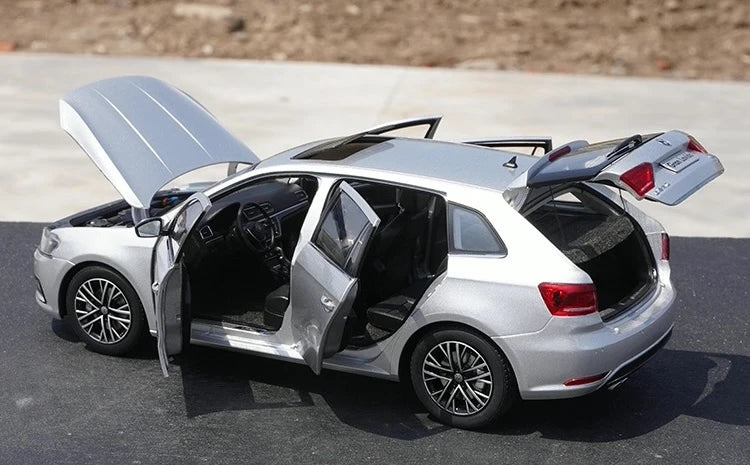 [OEM] 1:18 Volkswagen 2015 Gran Lavida zilver modelauto Die-Cast