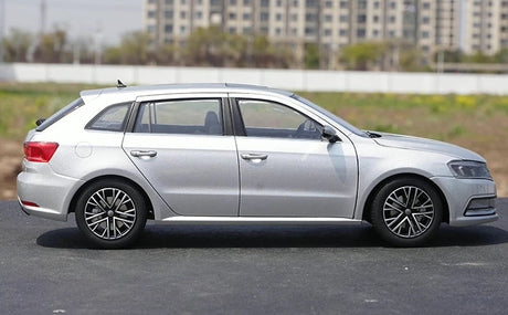 [OEM] 1:18 Volkswagen 2015 Gran Lavida Silver Model Car Die-Cast