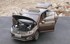 [OEM] 1:18 Volkswagen 2015 Gran Santana marron voiture miniature Die-Cast