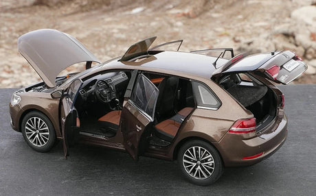 [OEM] 1:18 Volkswagen 2015 Gran Santana Brown Model Car Die-Cast