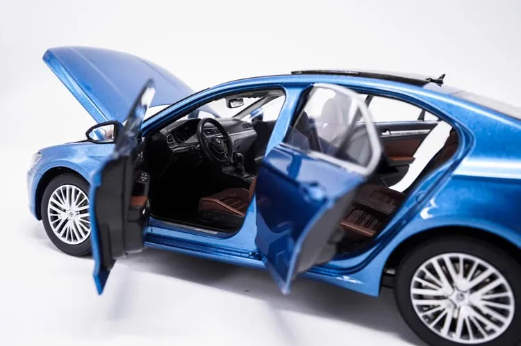 [OEM] 1:18 Volkswagen 2015 Lamando Blue Model Car Die-Cast