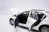 [OEM] 1:18 Volkswagen 2015 Lamando White Model Car Die-Cast