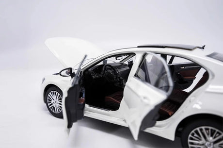 [OEM] 1:18 Volkswagen 2015 Lamando White Model Car Die-Cast