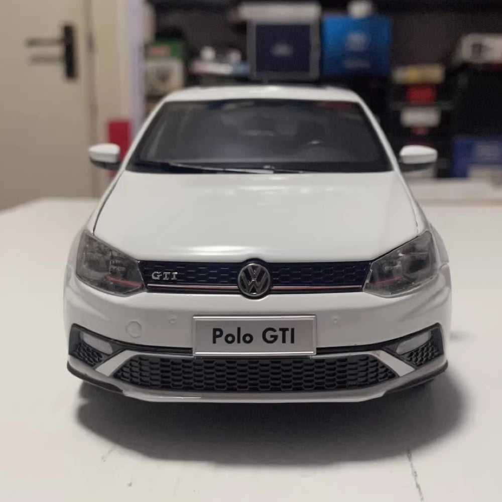 [OEM] 1:18 Volkswagen 2015 Polo 6R GTI White Model Car Die-Cast