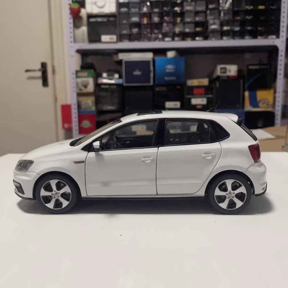 [OEM] 1:18 Volkswagen 2015 Polo 6R GTI White Model Car Die-Cast