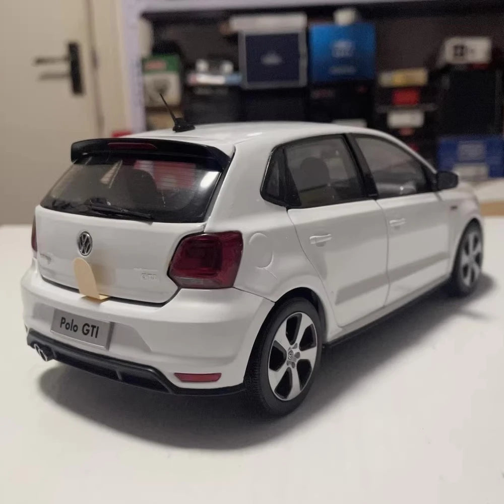 [OEM] 1:18 Volkswagen 2015 Polo 6R GTI White Model Car Die-Cast