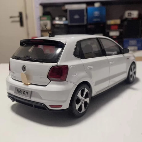 [OEM] 1:18 Volkswagen 2015 Polo 6R GTI White Model Car Die-Cast