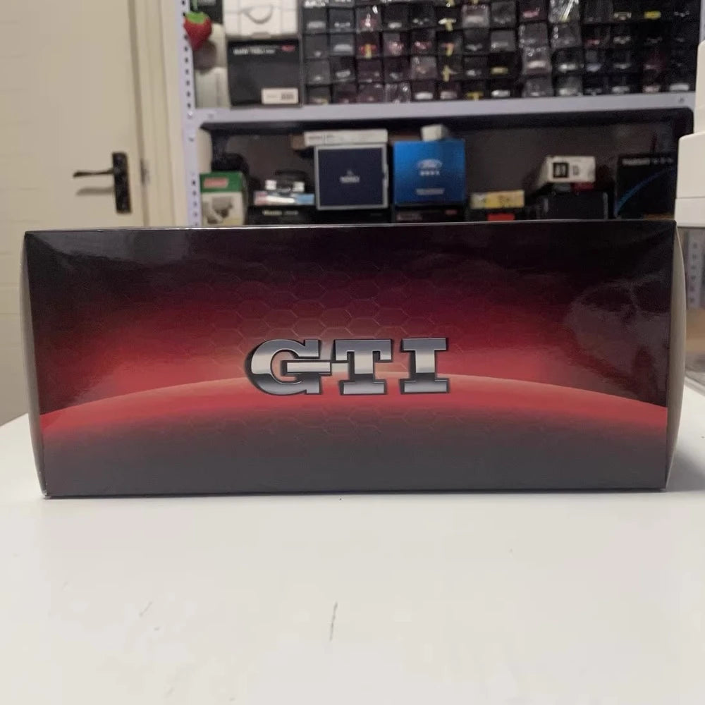 [OEM] 1:18 Volkswagen 2015 Polo 6R GTI White Model Car Die-Cast