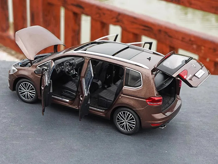 [OEM] 1:18 Volkswagen 2015 Touran L Brown Model Car Die-Cast