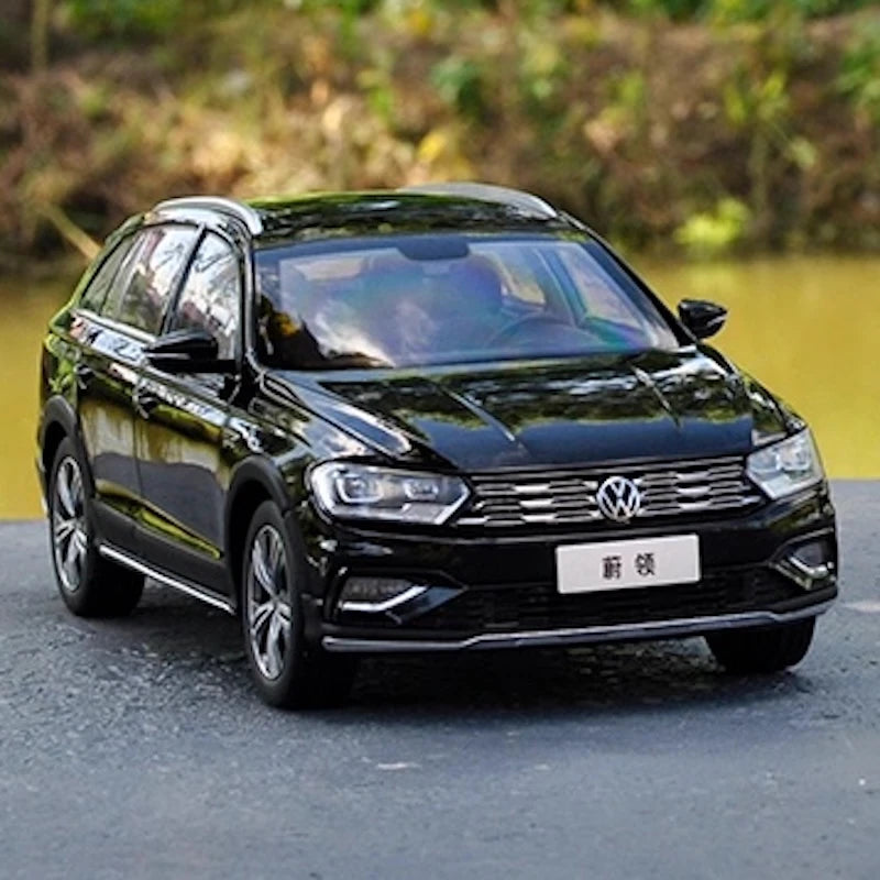 [OEM] 1:18 Volkswagen 2016 C-Trek Black Model Car Die-Cast