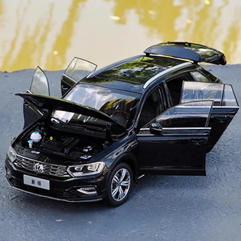 [OEM] 1:18 Volkswagen 2016 C-Trek Black Model Car Die-Cast