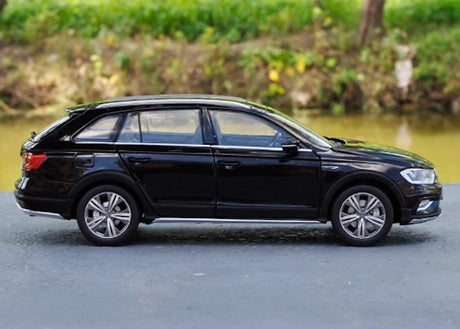 [OEM] 1:18 Volkswagen 2016 C-Trek Black Model Car Die-Cast