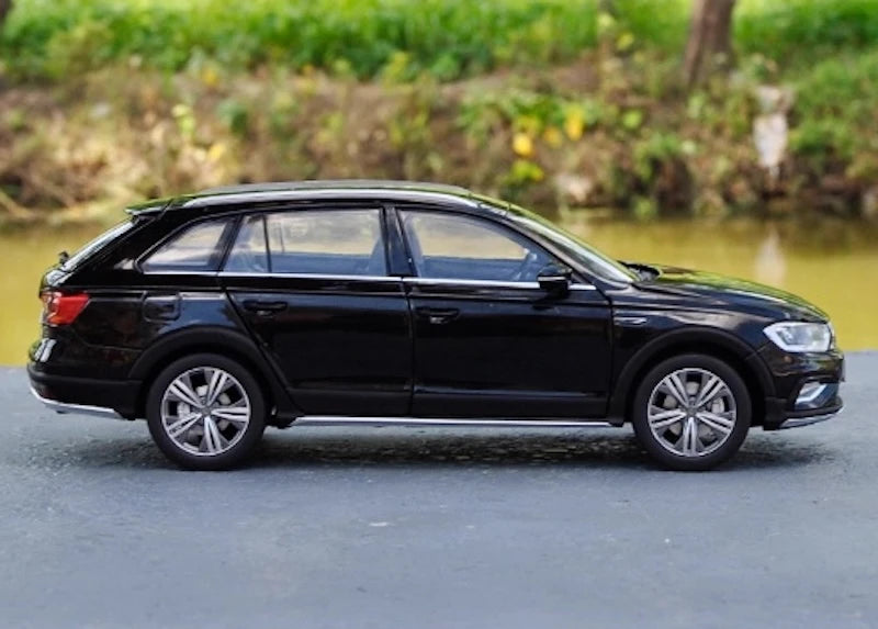 [OEM] 1:18 Volkswagen 2016 C-Trek Black Model Car Die-Cast