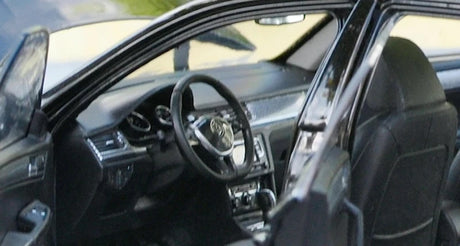 [OEM] 1:18 Volkswagen 2016 C-Trek Black Model Car Die-Cast