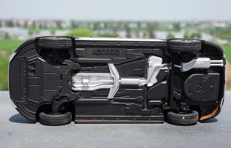 [OEM] 1:18 Volkswagen 2016 Cross Lavida Brown Model Car Die-Cast