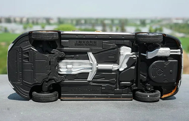 [OEM] 1:18 Volkswagen 2016 Gran Lavida Brown Model Car Die-Cast
