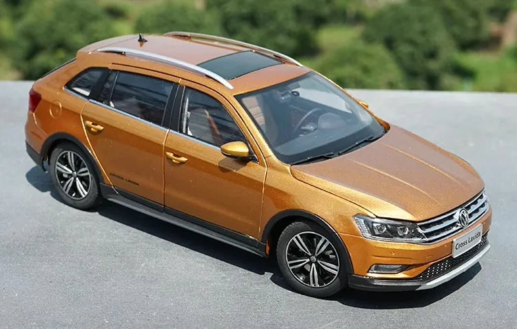 [OEM] 1:18 Volkswagen 2016 Gran Lavida Brown Model Car Die-Cast