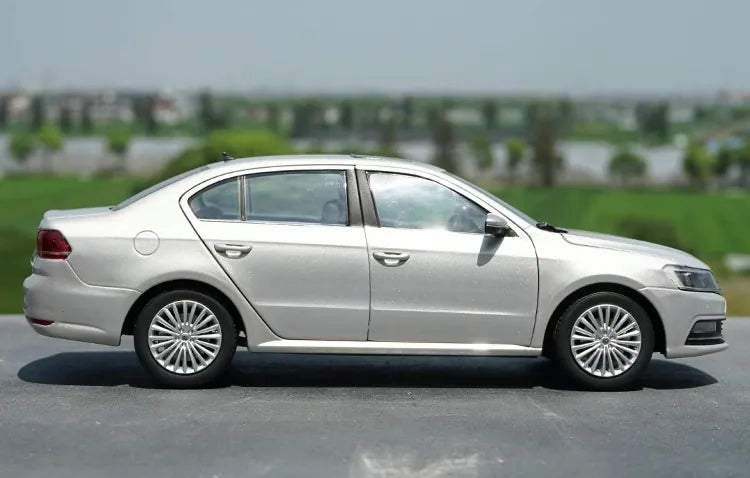 [OEM] 1:18 Volkswagen 2016 Lavida Silver Model Car Die-Cast