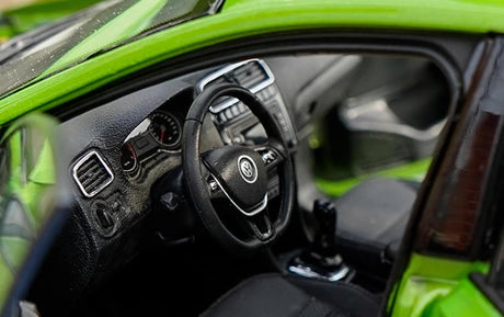 [OEM] 1:18 Volkswagen 2016 Polo Green Model Car Die-Cast