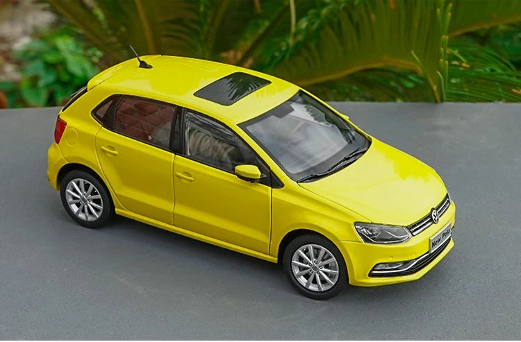 [OEM] 1:18 Volkswagen 2016 Polo Yellow Model Car Die-Cast