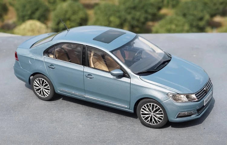 [OEM] 1:18 Volkswagen 2017 Santana Blue Model Car Die-Cast