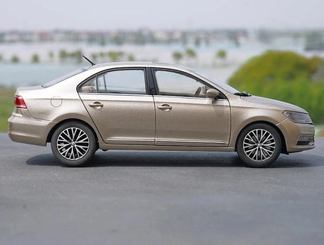 [OEM] 1:18 Volkswagen 2017 Santana Gold Model Car Die-Cast