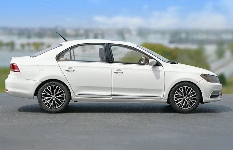 [OEM] 1:18 Volkswagen 2017 Santana White Model Car Die-Cast