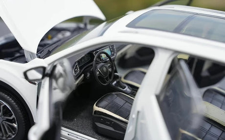[OEM] 1:18 Volkswagen 2017 T-Roc White Model Car Die-Cast