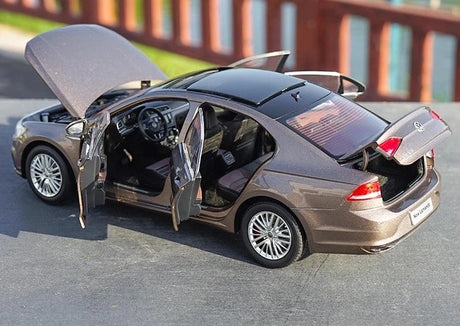[OEM] 1:18 Volkswagen 2018 Lamando Gold Model Car Die-Cast