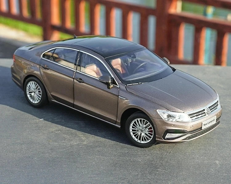 [OEM] 1:18 Volkswagen 2018 Lamando Gold Model Car Die-Cast